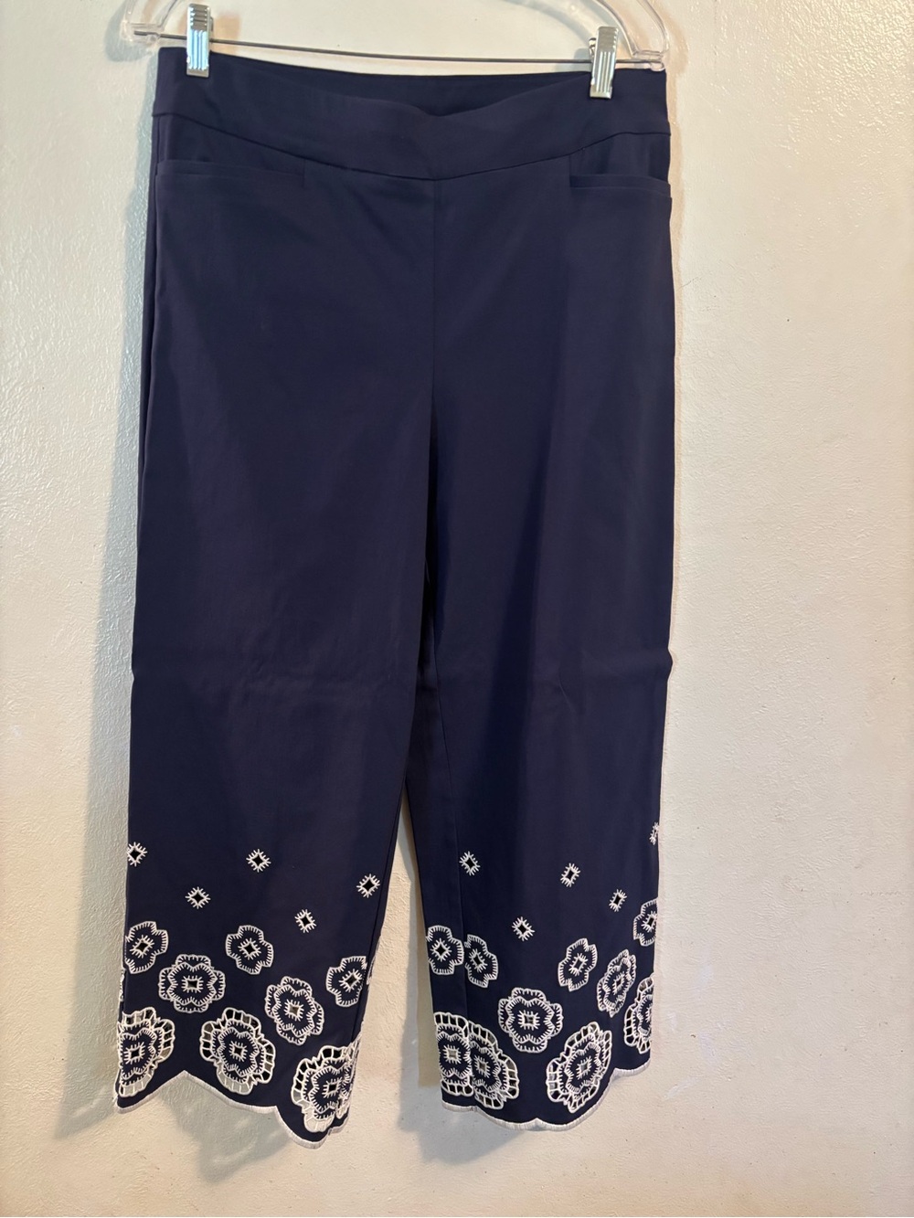 Chico's Dark Navy Cropped Pants